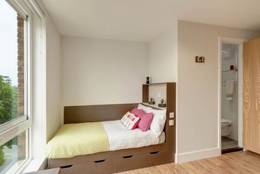 Classic En Suite at Davidson House, 3-5 Penrhyn Road, Surbiton, Kingston, KT12BT - Image 2